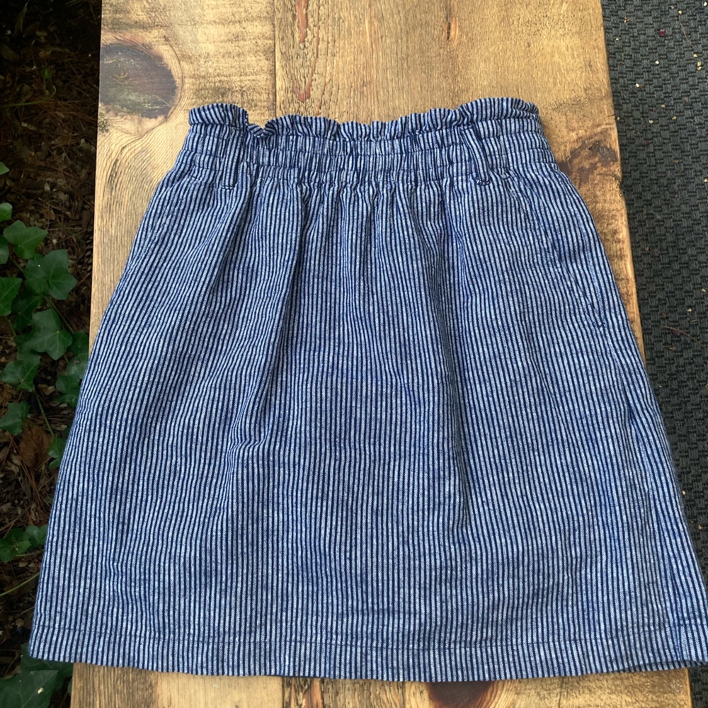 Elastic waist belted skirt with pockets
